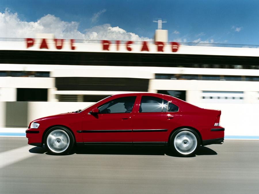  Volvo S60 R 2004 года  (фото 9 из 30)